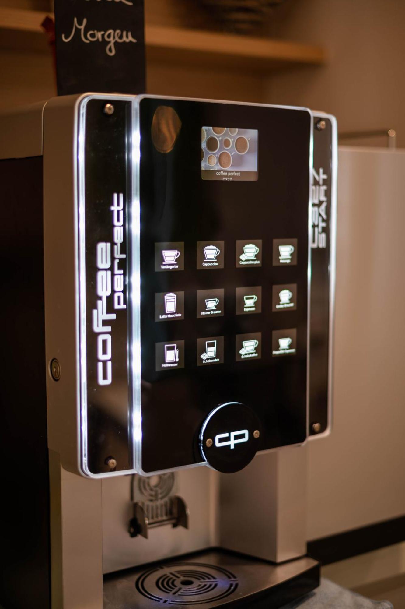 Hotel Shome I Self Check-in I Free Parking