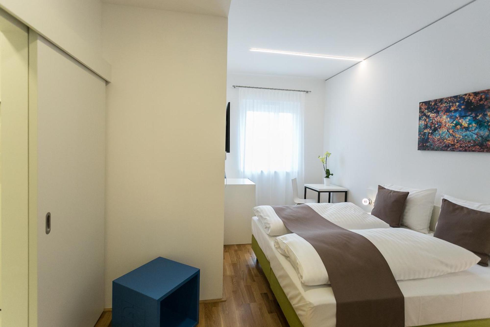Shome I Self Check-in I Free Parking Hotel